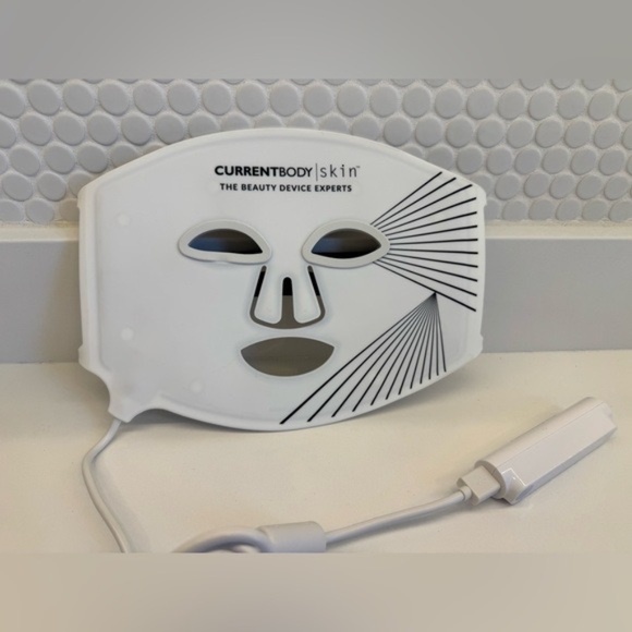 CurrentBody Skin LED Light Therapy Mask - Picture 3 of 7